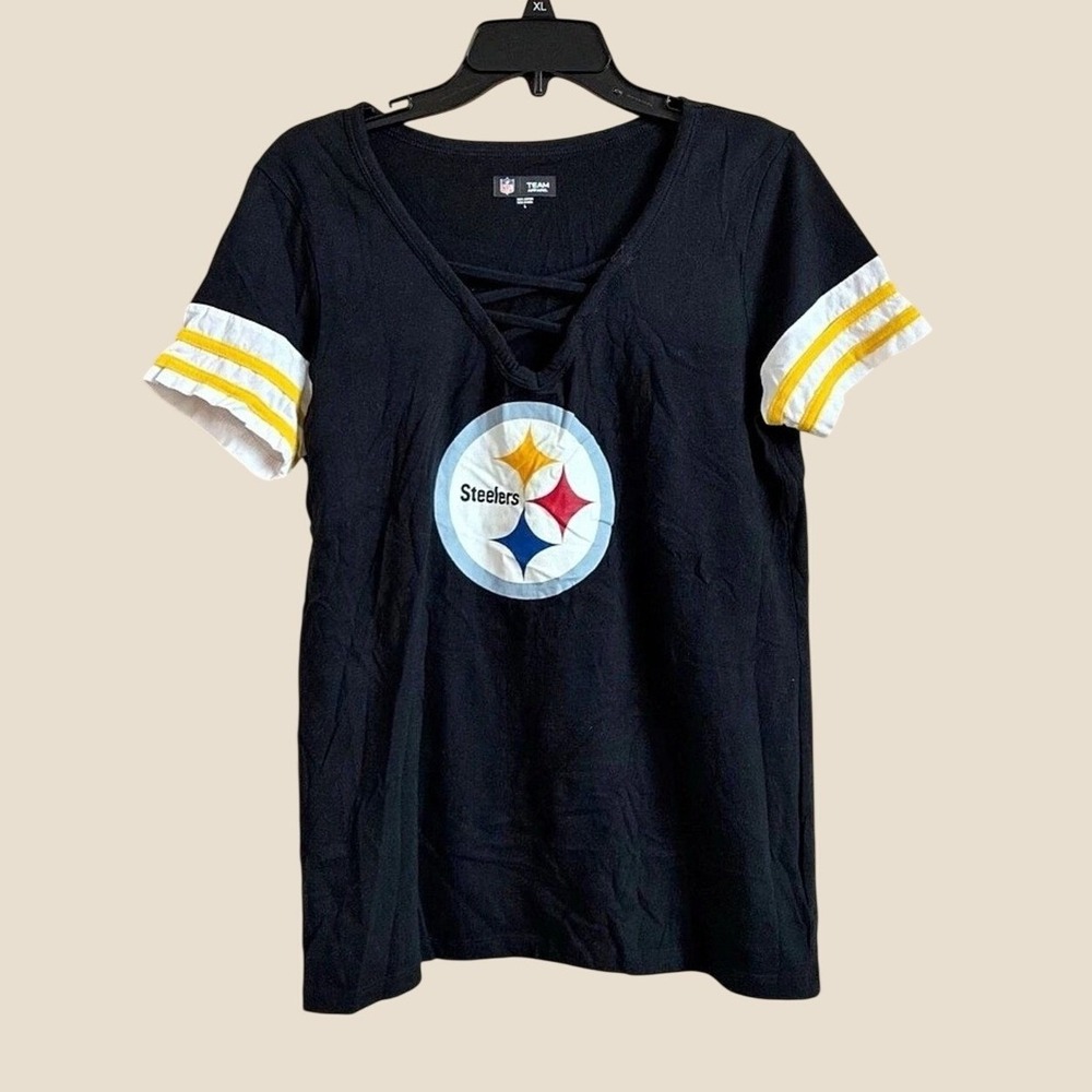 NFL Team Apparel Pittsburgh Steelers Lace Up V Neck Steelers Tee Women's Large